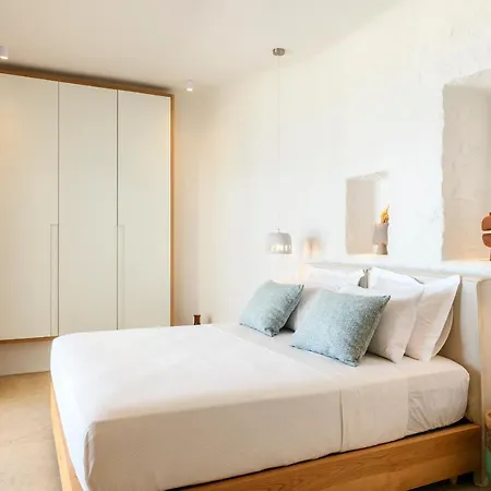 Lilium Ii - Sanctuary Overlooking Psarou Bay